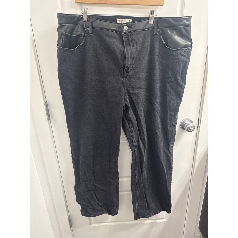Abercrombie & Fitch The 90s Relaxed Jean High Rise Faux Leather Trim Black 36